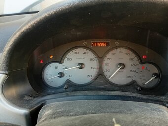 Citroën Berlingo 1.6 HDI – motor OK, STK platná, na náhradní - 5