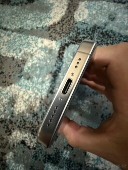 Iphone 16 pro 256gb natural titanium + příslušenství - 5