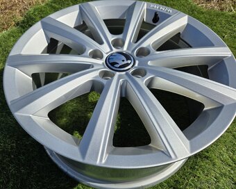 Pěkné orig.alu kola VW T-ROC, Škoda KAROQ 17" 5x112 - 5
