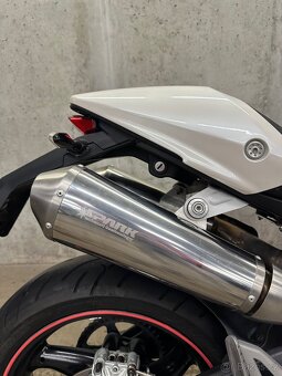 DUCATI Monster 696 - 5