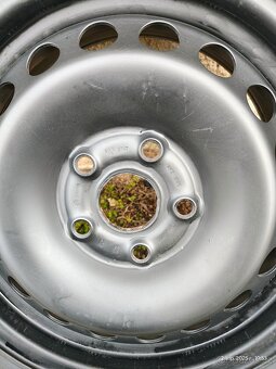 195/65r15 - 5