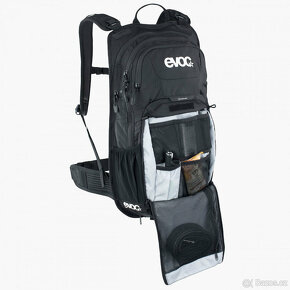 Nový batoh EVOC Stage 12L Black - 5