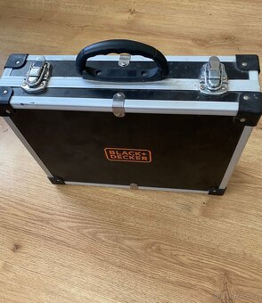 Akumulátorová vrtačka Black+Decker Bl188 - 5