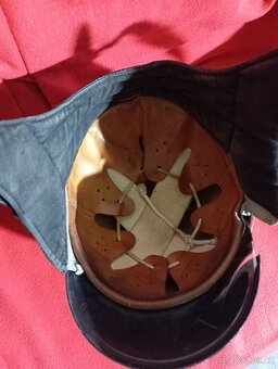 Policejní přilba,kokoska stará - 5