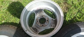 Prodám pěkné alu zn.BORBET,14",rozteč 4x108,dvě kola obuté a - 5