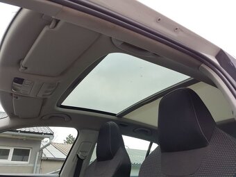 Stropnice a roletky pro panorama střechu, Škoda Rapid - 5