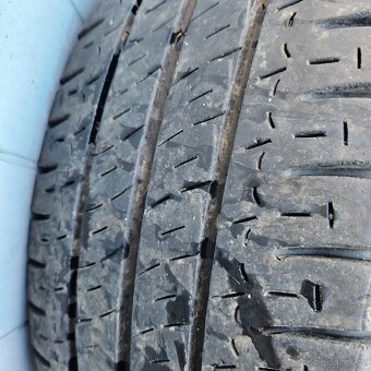 Elektrony na dodávku VW, rozteč 5x120, pneu Michelin. - 5