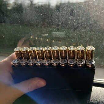 20 vystřeleních nábojnic - 5