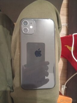 IPhone 11 64Gb 76% baterie - 5