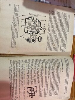 Staré knihy o opravě auta - 5