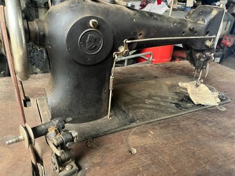 Retro šicí stroj - 5