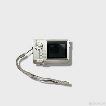 KONICA MINOLTA DiMAGE E500 - 5