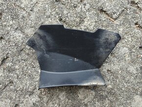 Plasty nárazníku / kufru Renault Megane III kombi 2010+ - 5