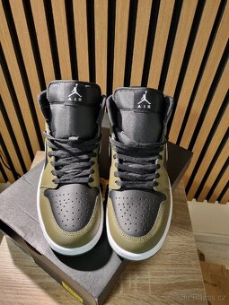Air Jordan 1 Mid - 5