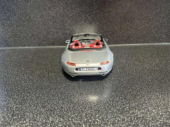 BMW Z8 1:18 - 5