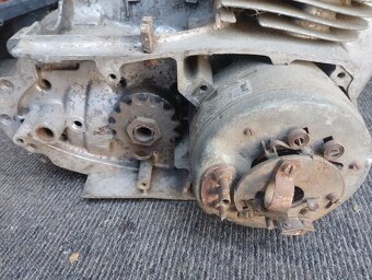 ČZ 175/502 motor - 5