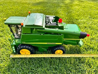 Bruder 2132 Kombajn John Deere T670i - 5