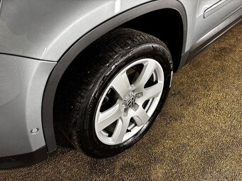 VW TIGUAN 2.0 TDI 4 MOTION 125 kW TAŽNÉ BI-XENON 4X4 - 5