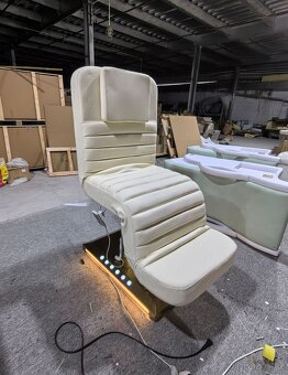 Polohovací elektrická lehatka - 5