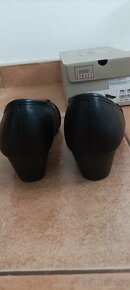 Dámská vycházková obuv vel 39 / 5,5 - 5