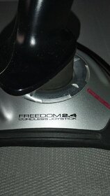 Bezdrátový joystick Logitech Freedom 2,4 GHz

 - 5