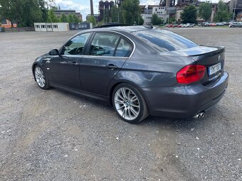BMW 330i - 5