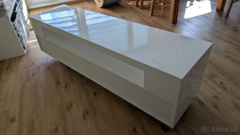 Skrinka pod tv - 5