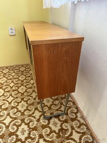 Skříňka vitrínka U157 Závody Rousínov - 5