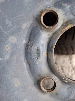 Renault - plechové disky R15 + celoroční pneumatiky 185/60 - 5