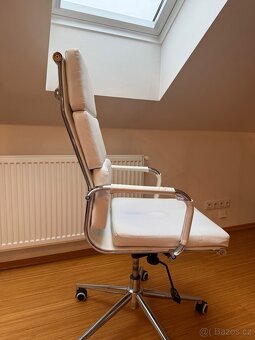 Bílé kancelářské křeslo - 5