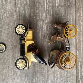 Stará hodně rozbitá autíčka - czechoslovakia - 5