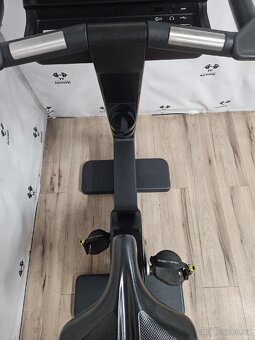 Vzpřímené kolo technogym artis unity 3.0 - 5