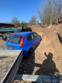 Prodám veškeré náhradní díly Ford Fiesta 1.3 44kw, Rok 2003 - 5