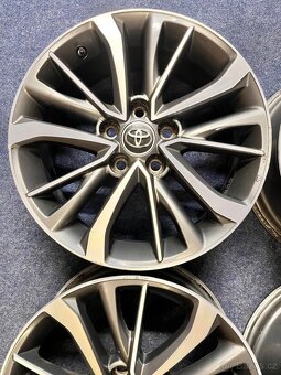 5x114,3 R17 Originál alu Toyota Avensis - 2017 - 5