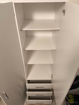 Šatní skříň FANDRUP 145×176 3 dveře 3 zásuvky bílá - 5