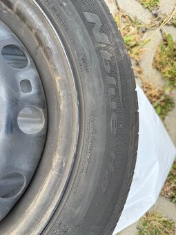 4x letní pneu vč. plechových disků 185/60 R15 - 5