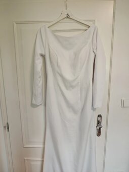 Sexy svatební šaty s odhalenými zády - 5