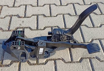 Díly na Ford Mondeo mk5 2.0 TDCI 132kw - 5