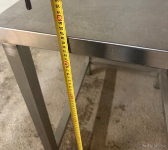 Nerezový stůl s lemem - 5