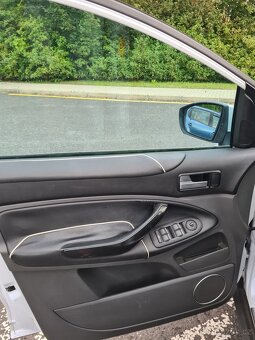 KUGA 2.0TDCI 4x2  100kw - 5