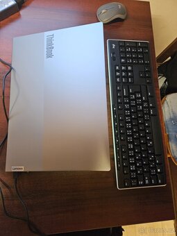 Prodám Lenovo Thinkbook 16 g6 šedý s příslušenstvím - 5