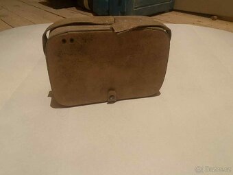 TESLA T2800B – retro přenosné rádio v orig. koženém pouzdře - 5