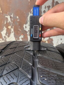 2ks 235/40/19 Pirelli/2021/96V/zimní pneu 6.2m - 5