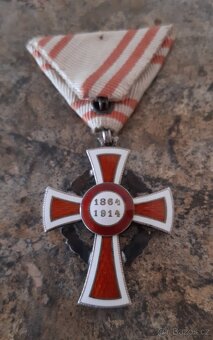 RU Stříbrný Červený kříž za zásluhy o Červenýkříž, FJI - 5