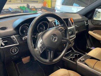 Mercedes- Benz ML350 - 5