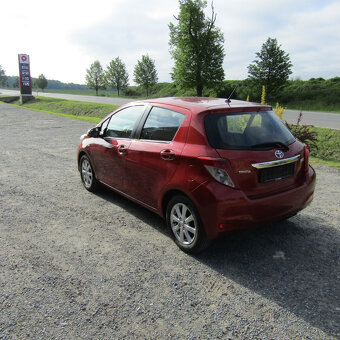 Toyota Yaris, 1,0i 51kw, BENZÍN, 2012, STK 4/2027 - 5