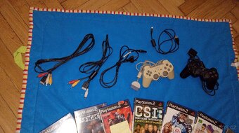 PlayStation 2 slim + příslušenství + hry - 5
