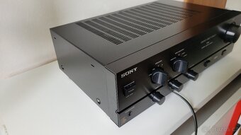 Zesilovač Sony - 5