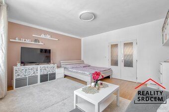 Pronájem moderního zařízeného bytu 1+1 s komorou, 39m2, ul. - 5