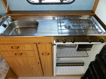 Dvouosý karavan Wilk Stern de luxe - 5